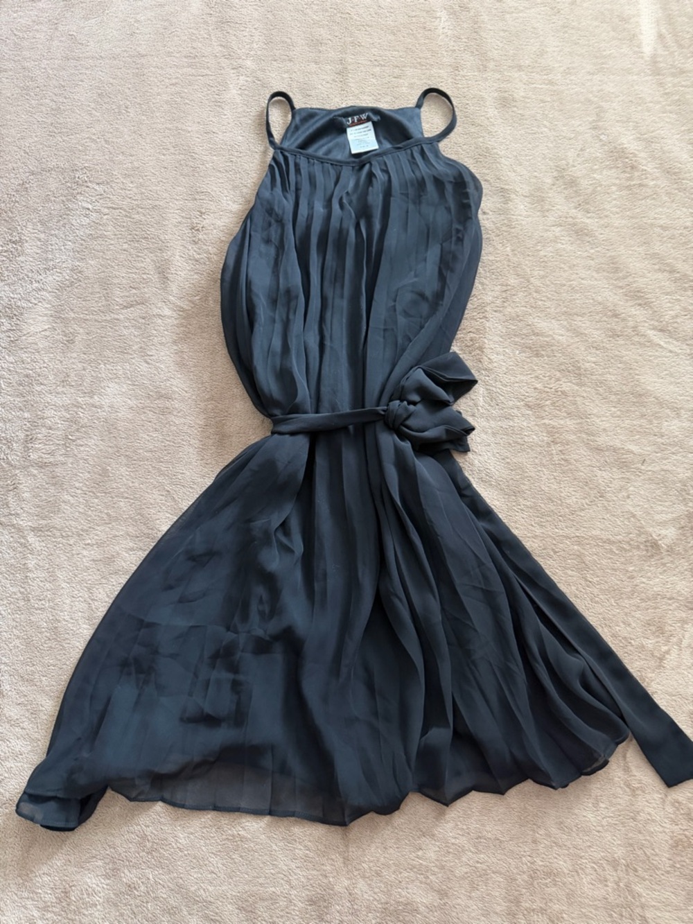 Sleeveless Black Pleated Midi Dress with Waist Tie